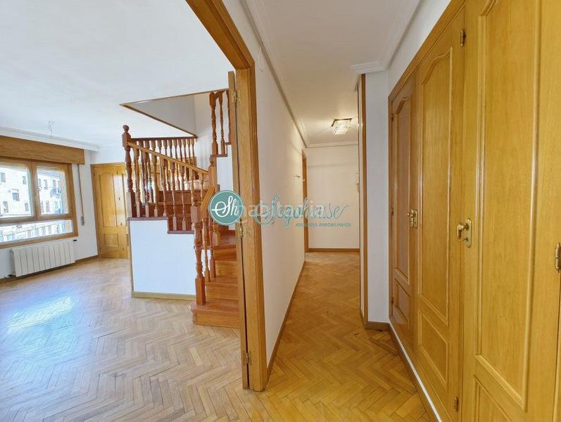 Foto 6a67ae0d-86ea-4470-bb1f-5b8e38844670. Appartamento con riscaldamento parcheggio in José Zorrilla - Padre Claret Segovia