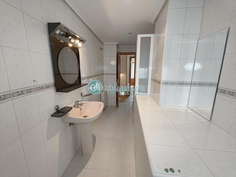 Foto 750e9ec0-be7f-4311-8e72-78f5f2bbbef1. Appartamento con riscaldamento parcheggio in José Zorrilla - Padre Claret Segovia