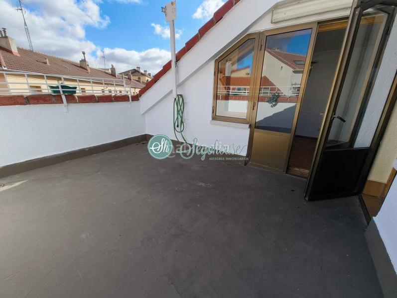 Foto aa45f48e-e6c4-420b-bc7b-5af544df38c1. Appartamento con riscaldamento parcheggio in José Zorrilla - Padre Claret Segovia