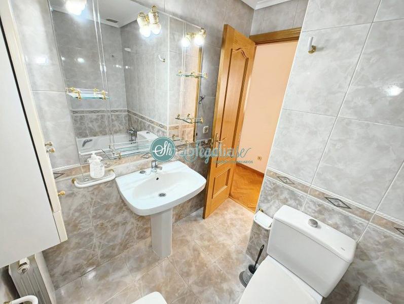 Foto ad9c04fb-0958-4c3c-b384-62995f591dc0. Appartamento con riscaldamento parcheggio in José Zorrilla - Padre Claret Segovia