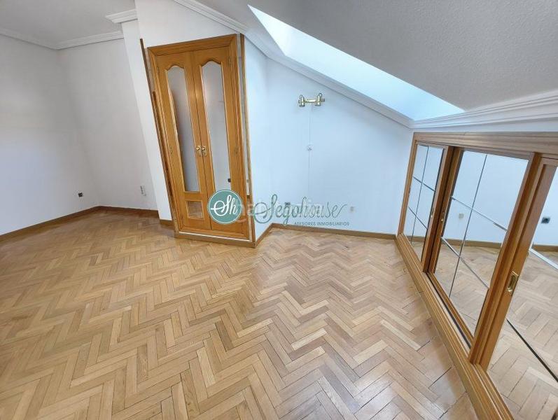 Foto b89c85c0-ffb4-409d-be83-6d21c197cb15. Appartamento con riscaldamento parcheggio in José Zorrilla - Padre Claret Segovia