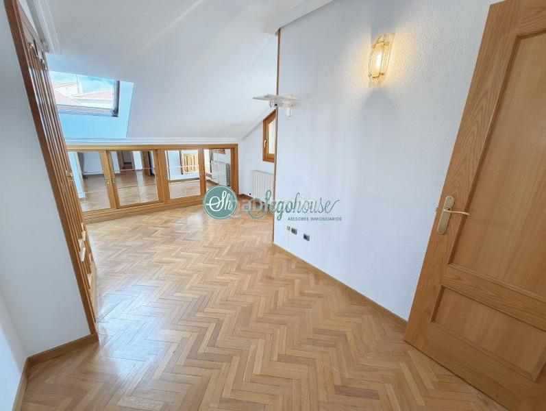 Foto c4c9a87f-fdcc-4770-acf4-fe80963e151b. Appartamento con riscaldamento parcheggio in José Zorrilla - Padre Claret Segovia