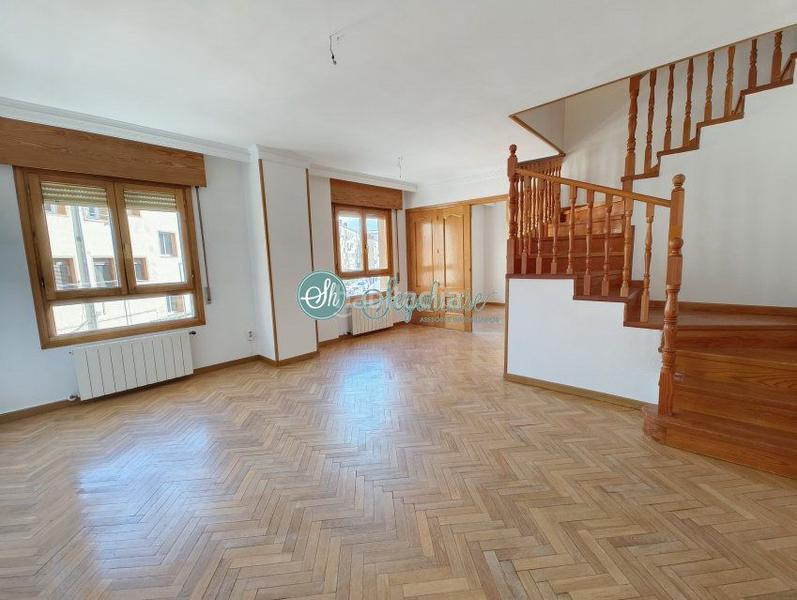 Foto cf422bf3-240b-4749-935a-4b12e4faab8c. Appartamento con riscaldamento parcheggio in José Zorrilla - Padre Claret Segovia