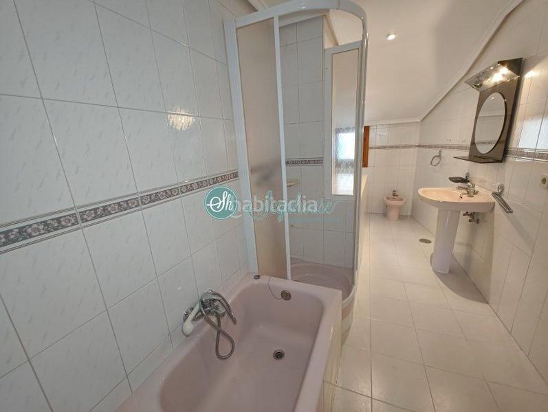 Foto d0e5ced5-ef3a-44eb-87d1-507bae7ca85d. Appartamento con riscaldamento parcheggio in José Zorrilla - Padre Claret Segovia