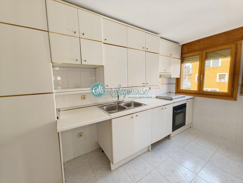 Foto d8362efa-6b98-438b-9f62-ef0c1c1b754f. Appartamento con riscaldamento parcheggio in José Zorrilla - Padre Claret Segovia