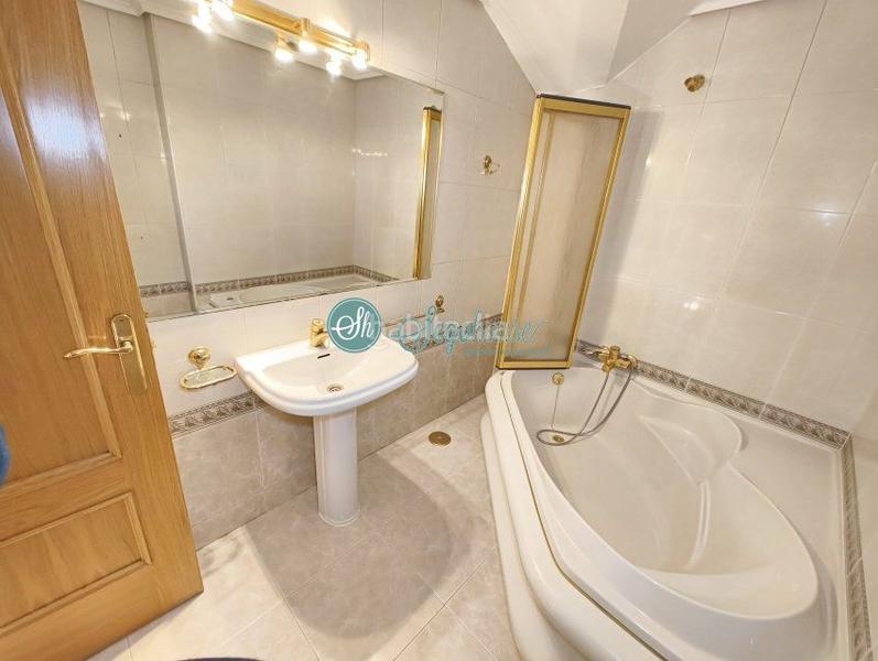 Foto e6f4d026-7579-44e5-b819-2ea51e5c7749. Appartamento con riscaldamento parcheggio in José Zorrilla - Padre Claret Segovia