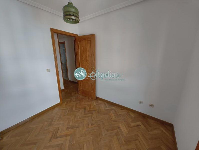 Foto fad8d5f0-c2bb-4b19-8708-1e7c79df246e. Appartamento con riscaldamento parcheggio in José Zorrilla - Padre Claret Segovia