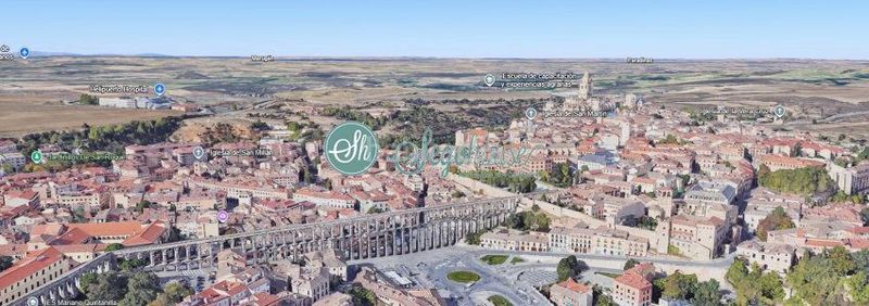 Foto f58f5853-d0a3-473b-8deb-6eebf3b67281. Edificio  en venta en Centro acueducto, 3 dormitorios. en Segovia