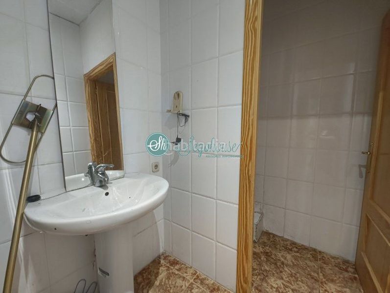 Foto 0cad7353-833d-4229-8fa5-86e46decc695. Rent business premise in Lastrilla (La)