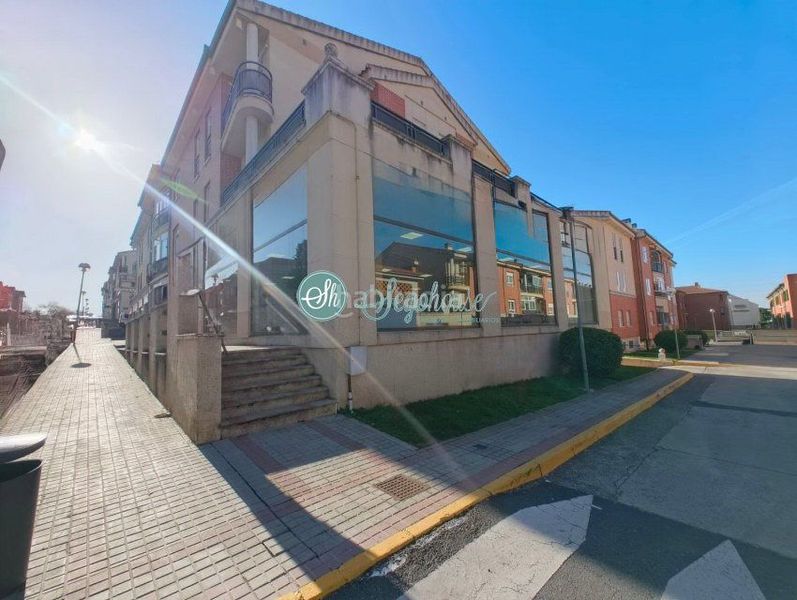 Foto 8d7beabe-9ae9-4a68-b0f6-14fd1ebe024b. Rent business premise in Lastrilla (La)