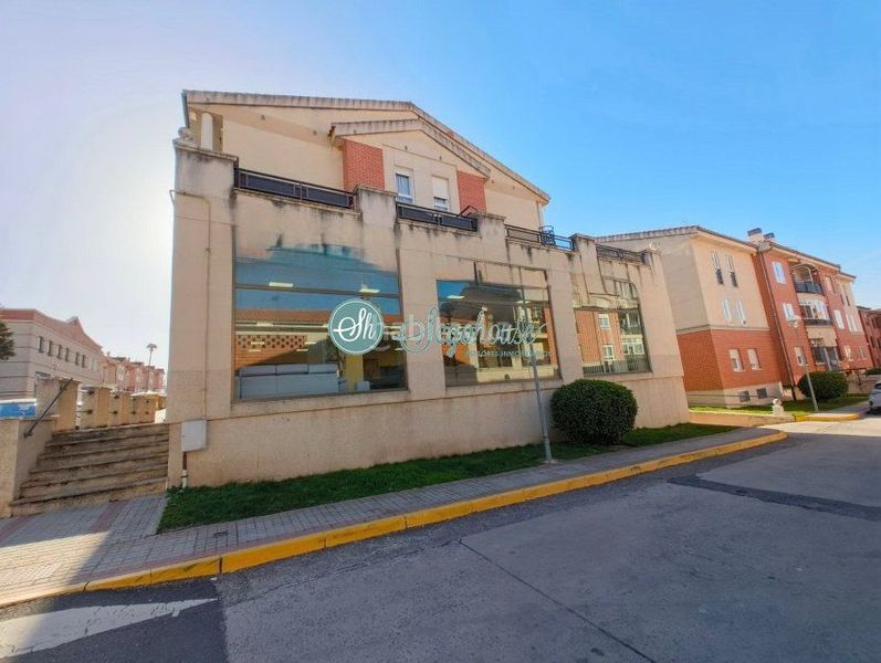 Foto a0f86eff-d3a9-4db0-9450-4c28aea62b99. Rent business premise in Lastrilla (La)