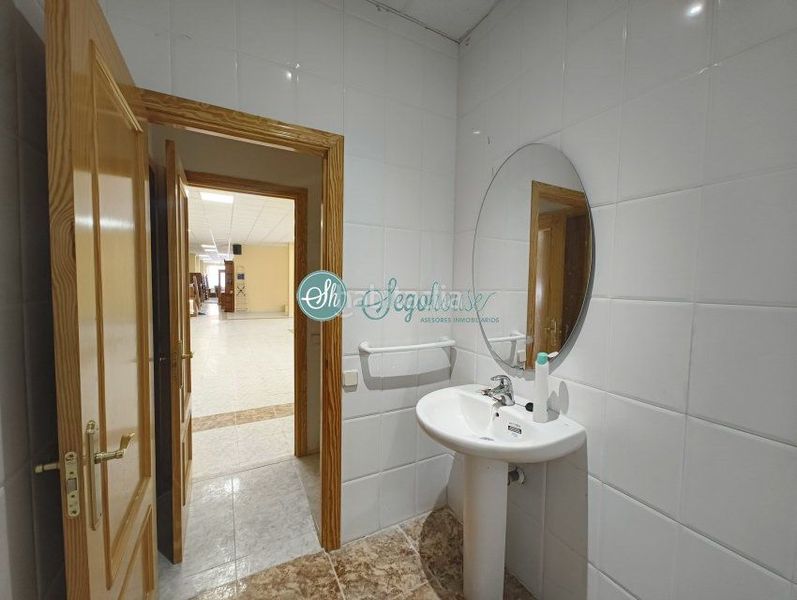 Foto b0ac3ee1-0054-4f33-9453-14b8856702a9. Rent business premise in Lastrilla (La)