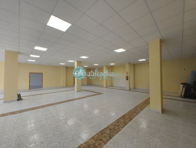 Foto c8ea133f-f692-4dc4-a0e7-aacb37ba8ae0. Rent business premise in Lastrilla (La)