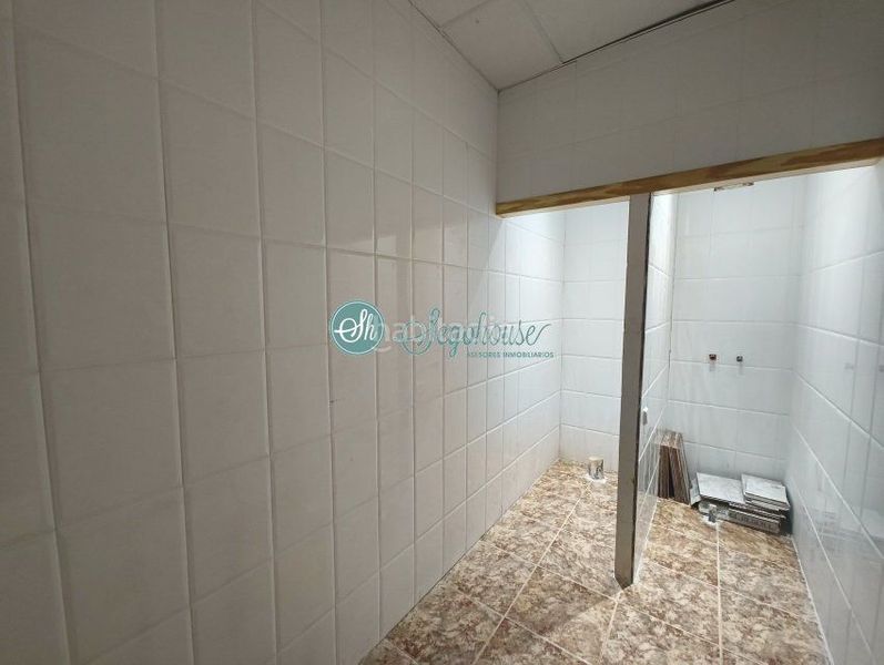 Foto db03d4de-f6fb-43d8-8504-a1a7526ec4a7. Rent business premise in Lastrilla (La)