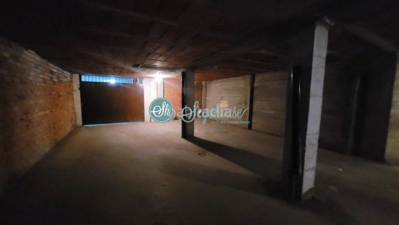 Foto 6005c1a0-23e9-4625-8ee8-ad550248cf15. Aparcament cotxe a Lastrilla (La)