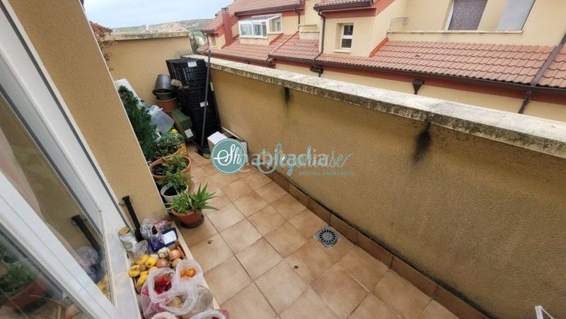 Foto 024eb5db-9c20-4dd3-bcec-e222269336e1. Apartament amb calefacció aparcament a Espirdo