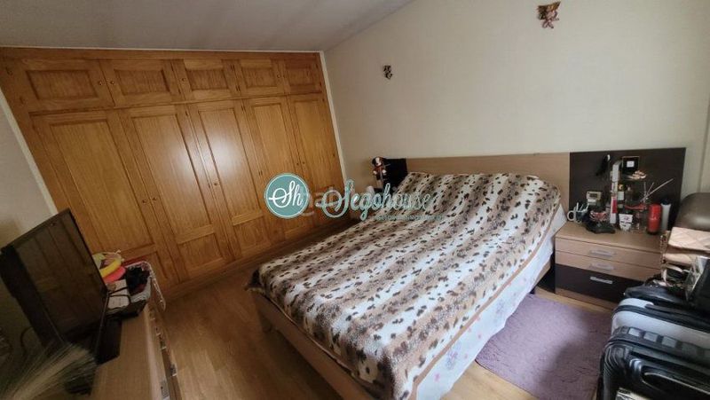 Foto 153bb34c-09fa-4413-9069-8f19bf2eedbb. Apartament amb calefacció aparcament a Espirdo