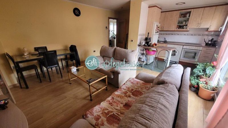 Foto 1c22ec20-657b-49f0-a0d0-6e4dcc77c64a. Apartament amb calefacció aparcament a Espirdo