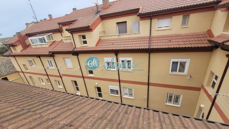 Foto 56f9bc2b-22ba-48f8-88b9-173dc79bc34a. Apartament amb calefacció aparcament a Espirdo