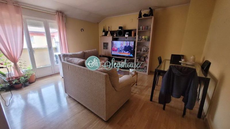 Foto 6bc59b0f-ecc7-4eb2-ae21-ff28618c61ab. Apartament amb calefacció aparcament a Espirdo