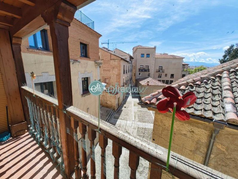 Foto 464352bd-0d8b-4ff0-9bec-1f363905a0ea. Pis amb calefacció a Centro Segovia