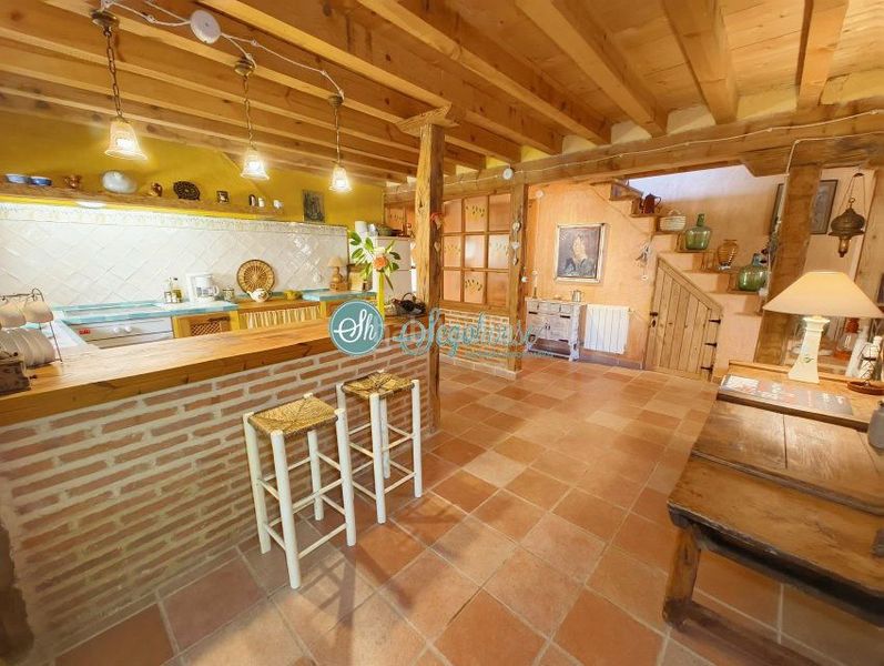 Foto 0f60d52b-e3f8-4531-8bc9-b0a82b8c5b38. Casa amb calefacció a Escobar de Polendos