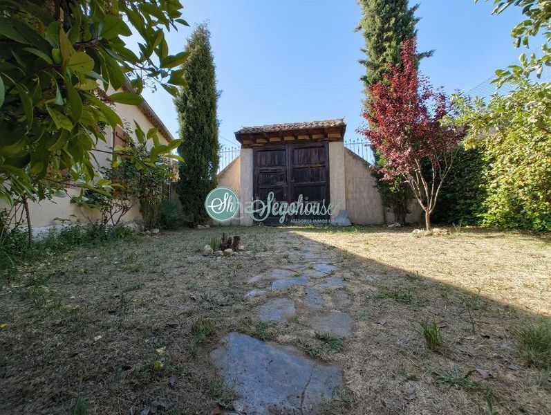 Foto 13b6cd93-c962-4a60-9d25-8be6383e2e29. Casa amb calefacció a Escobar de Polendos