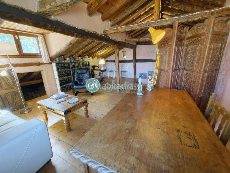 Foto 5b8c3419-0c54-4515-884f-b7f1abe74408. Casa amb calefacció a Escobar de Polendos