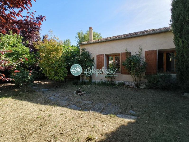 Foto 65906647-a460-4215-a4d7-cad8cd006e03. Casa amb calefacció a Escobar de Polendos