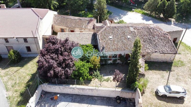 Foto 6c179e1e-f47f-4032-86c9-bcb460dcefe8. Casa amb calefacció a Escobar de Polendos