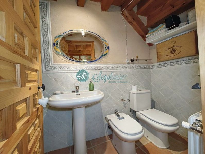 Foto 6fccbc2d-2925-4e67-8647-6ef7a8f4ba70. Casa amb calefacció a Escobar de Polendos