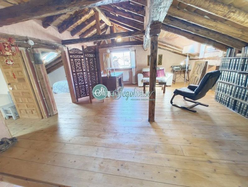 Foto acee86d6-56e4-47cd-87f7-85c031bd6340. Casa amb calefacció a Escobar de Polendos