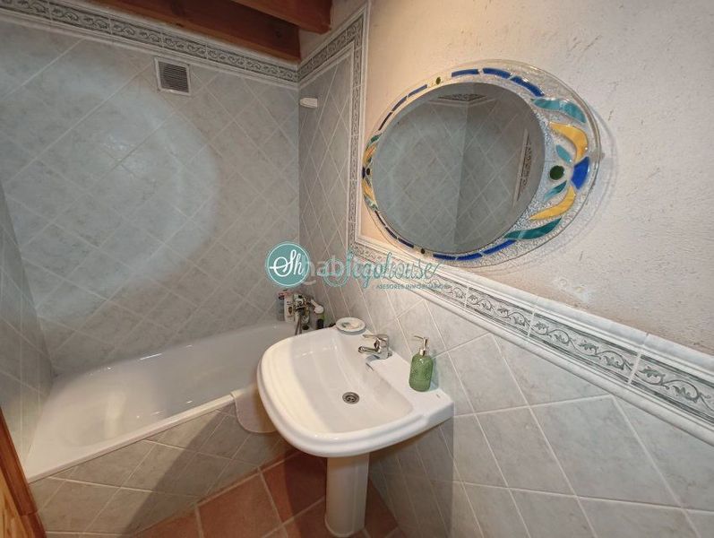 Foto b3e0b1d8-38de-4384-94a3-561a518444bb. Casa amb calefacció a Escobar de Polendos