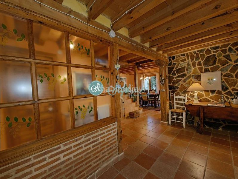 Foto cf081ee6-3012-42d7-ba08-b18f0f6a1edb. Casa amb calefacció a Escobar de Polendos