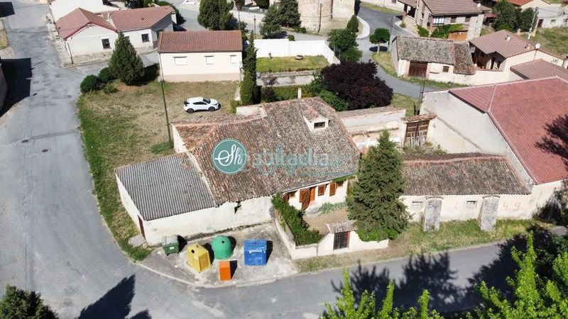 Foto dad2d0ed-1752-44b9-8ab7-0cd0522c7a1e. Casa amb calefacció a Escobar de Polendos