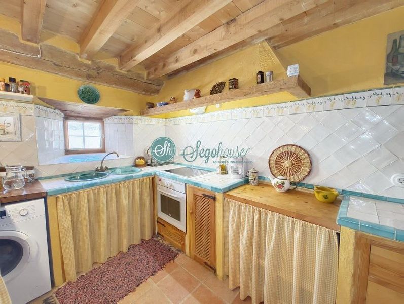 Foto e7724b8b-ad55-48a1-bef4-6d4567467c19. Casa amb calefacció a Escobar de Polendos