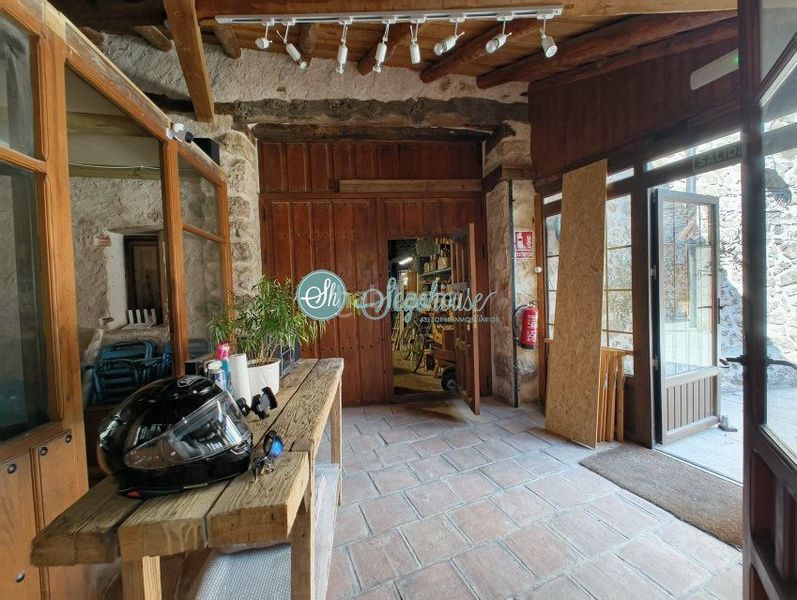 Foto 033032e9-9dcc-43f4-b8b7-71495329f57b. Casa amb calefacció aparcament a Espirdo