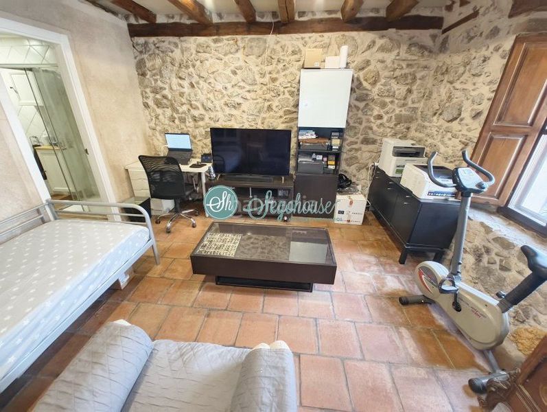 Foto 18a4df08-0f12-44a5-bbae-05c6a311f9e3. Casa amb calefacció aparcament a Espirdo