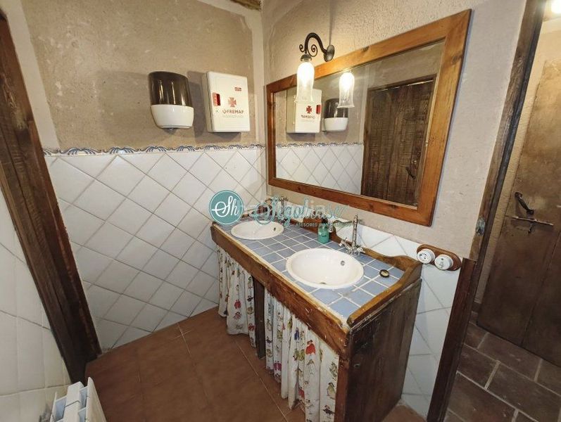 Foto 2ef48d74-17b9-4120-9891-044da42ce0a6. Casa amb calefacció aparcament a Espirdo