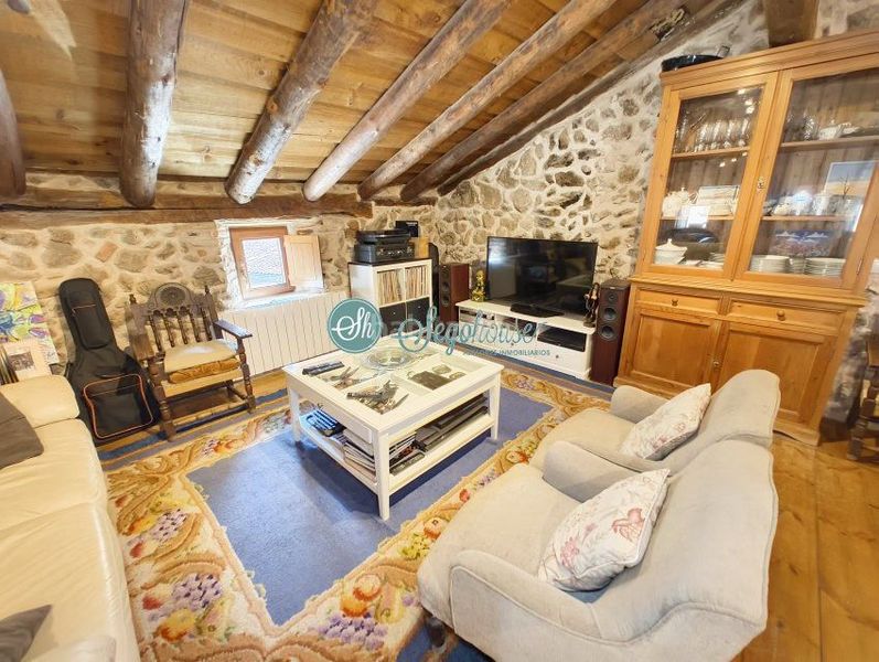 Foto 305c1d61-39cc-47d9-825c-7a53799e4681. Casa amb calefacció aparcament a Espirdo