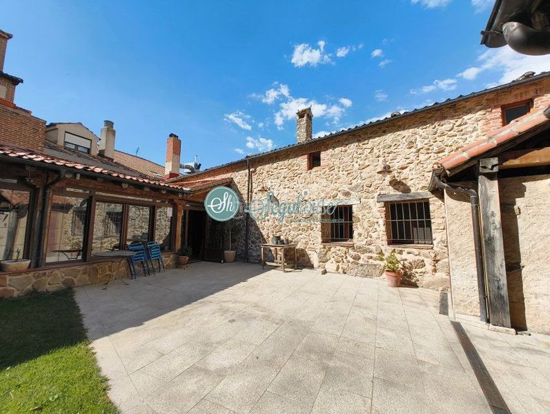 Foto 5bfb1502-6a56-408e-95ff-fe7d34602eef. Casa amb calefacció aparcament a Espirdo