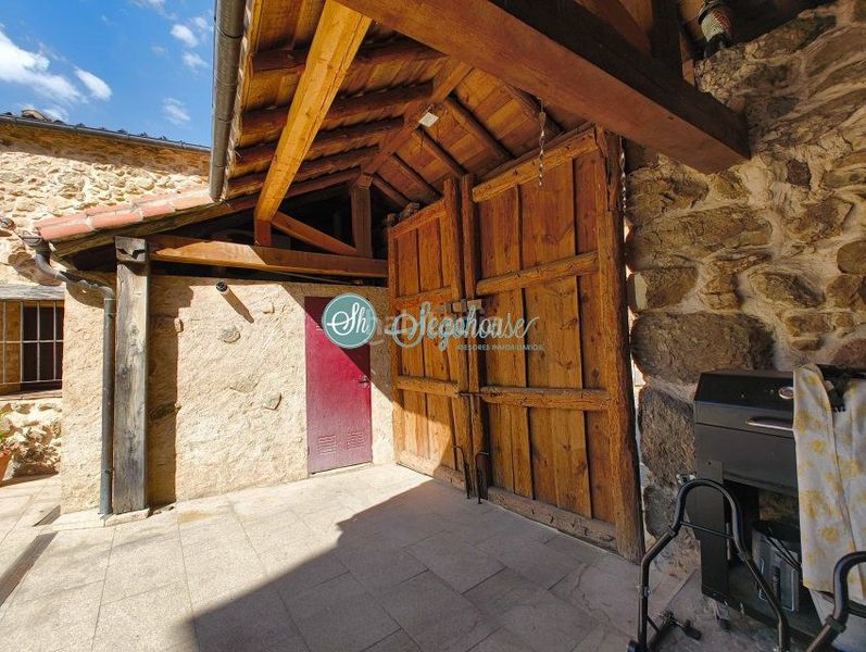 Foto 696bde12-74f4-4351-90a4-dd245a2606a3. Casa amb calefacció aparcament a Espirdo