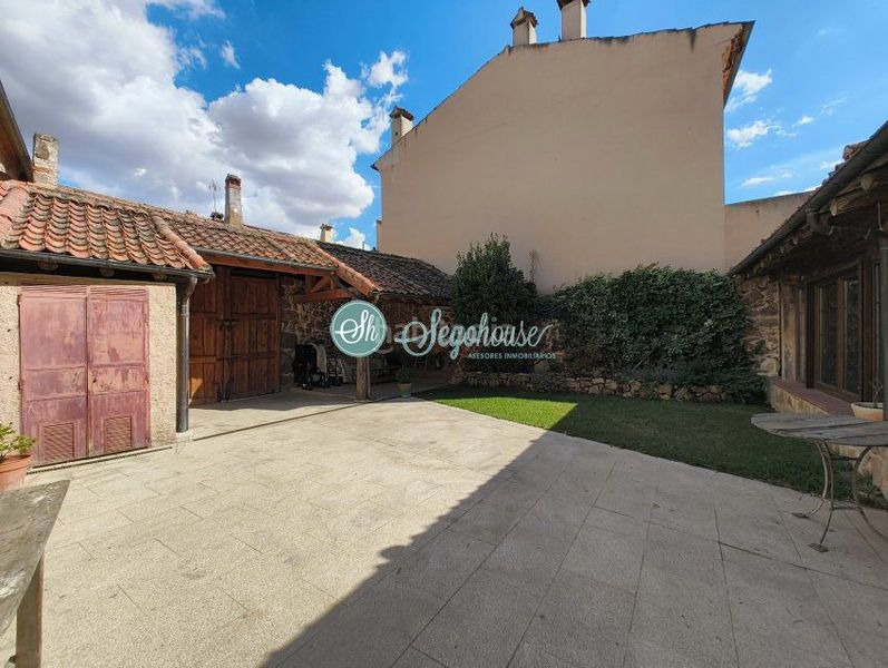 Foto afed67b3-645d-49f3-a71b-c325dbbed348. Casa amb calefacció aparcament a Espirdo