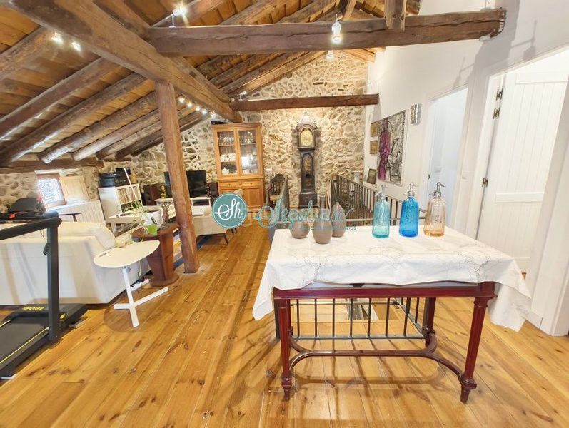 Foto b68d062d-6966-4196-ab46-095271f98a00. Casa amb calefacció aparcament a Espirdo