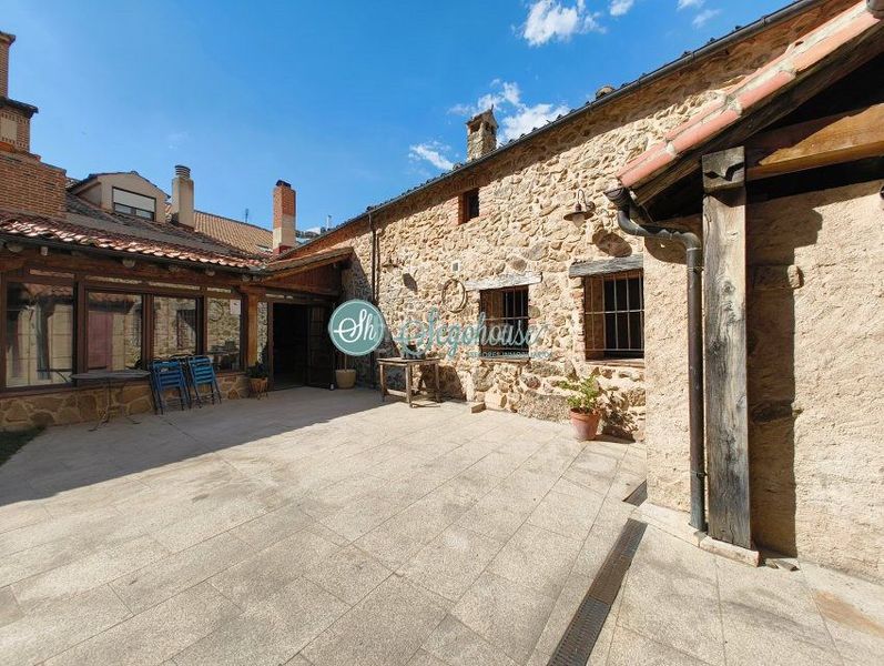 Foto b9a678a6-6ef3-4feb-b5c8-2914ef5fea00. Casa amb calefacció aparcament a Espirdo