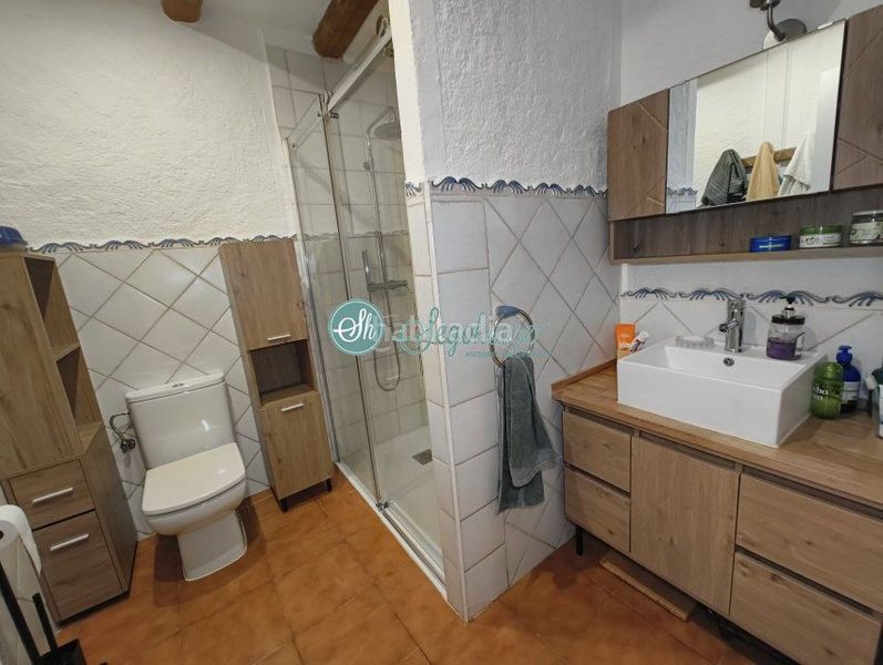 Foto c0d8e37d-201a-48c9-aa1d-65dba1bc32c1. Casa amb calefacció aparcament a Espirdo