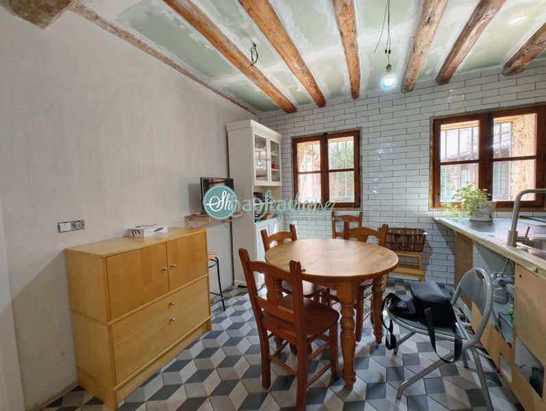 Foto d5f7dbc8-92e2-42a8-8d66-a44395511786. Casa amb calefacció aparcament a Espirdo