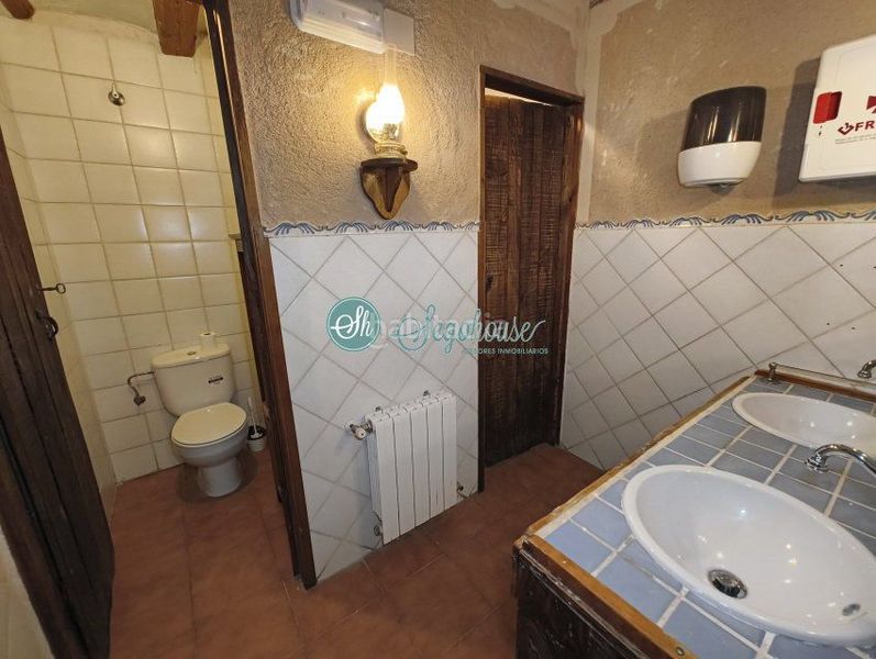 Foto f3e75362-3c26-4861-a32c-325cac929a7b. Casa amb calefacció aparcament a Espirdo