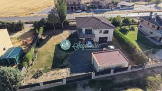 Chalet à Santa María la Real de Nieva. Chalet en venta en santa maria la real de nieva, 4 dormitorios.