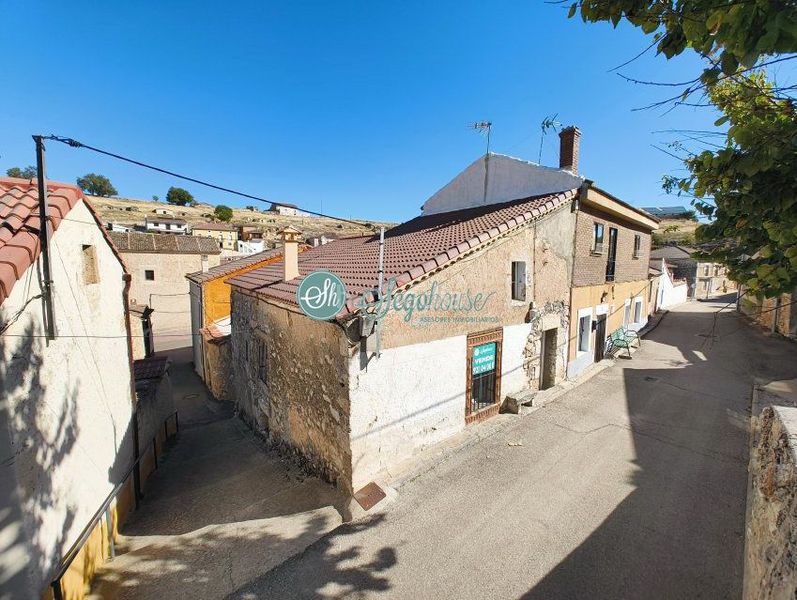 Foto 9af9bcd5-cc4c-4396-8412-3948e04baf62. Casa amb calefacció a Fuentesoto